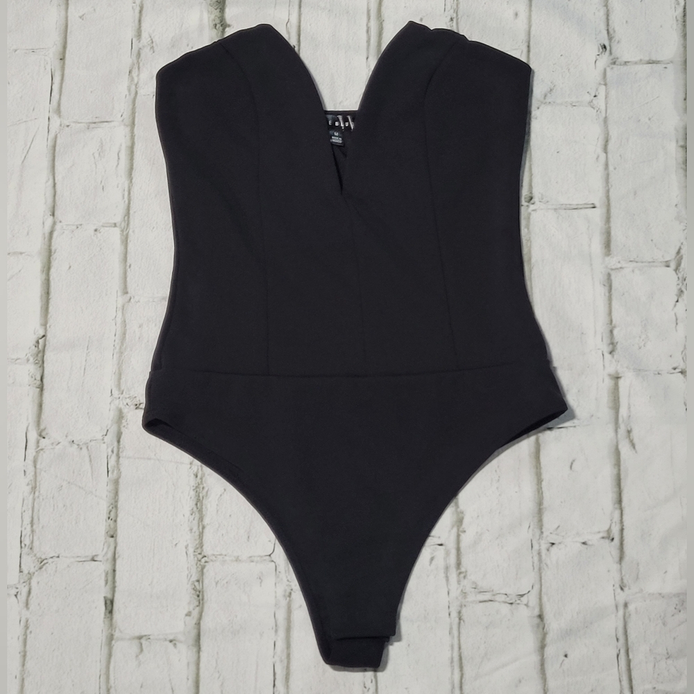 Blue Blush 🖤 Black, Strapless, Deep Plunge, Bodysuit ▪︎ Size Medium 🔥
